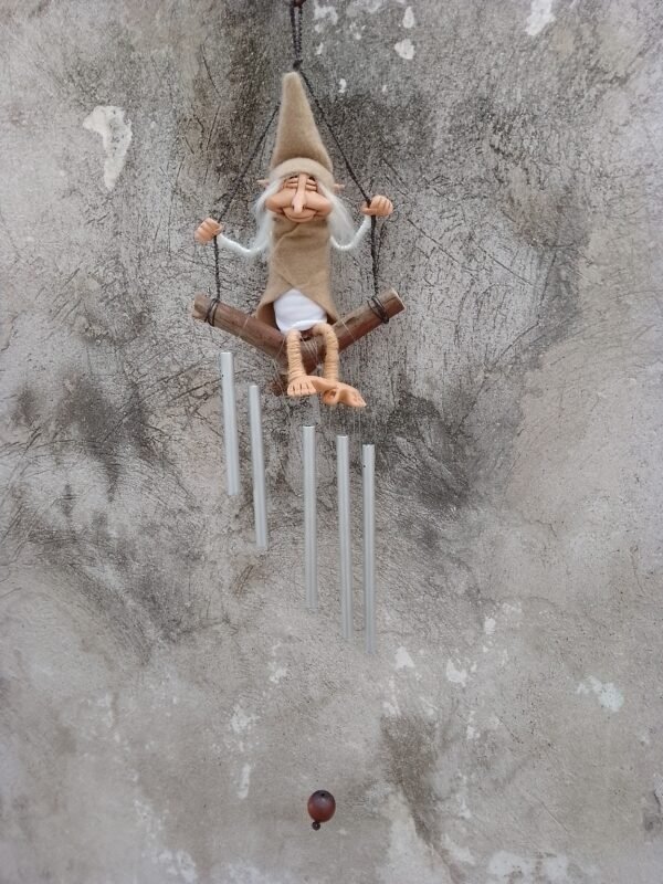 Duende Marron con Llamador del Viento